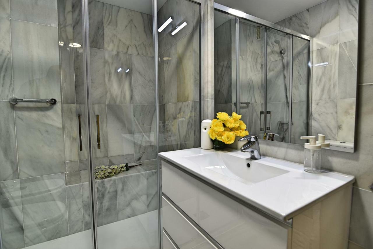 Apartamento Puerto Malagueta Malaga Bagian luar foto