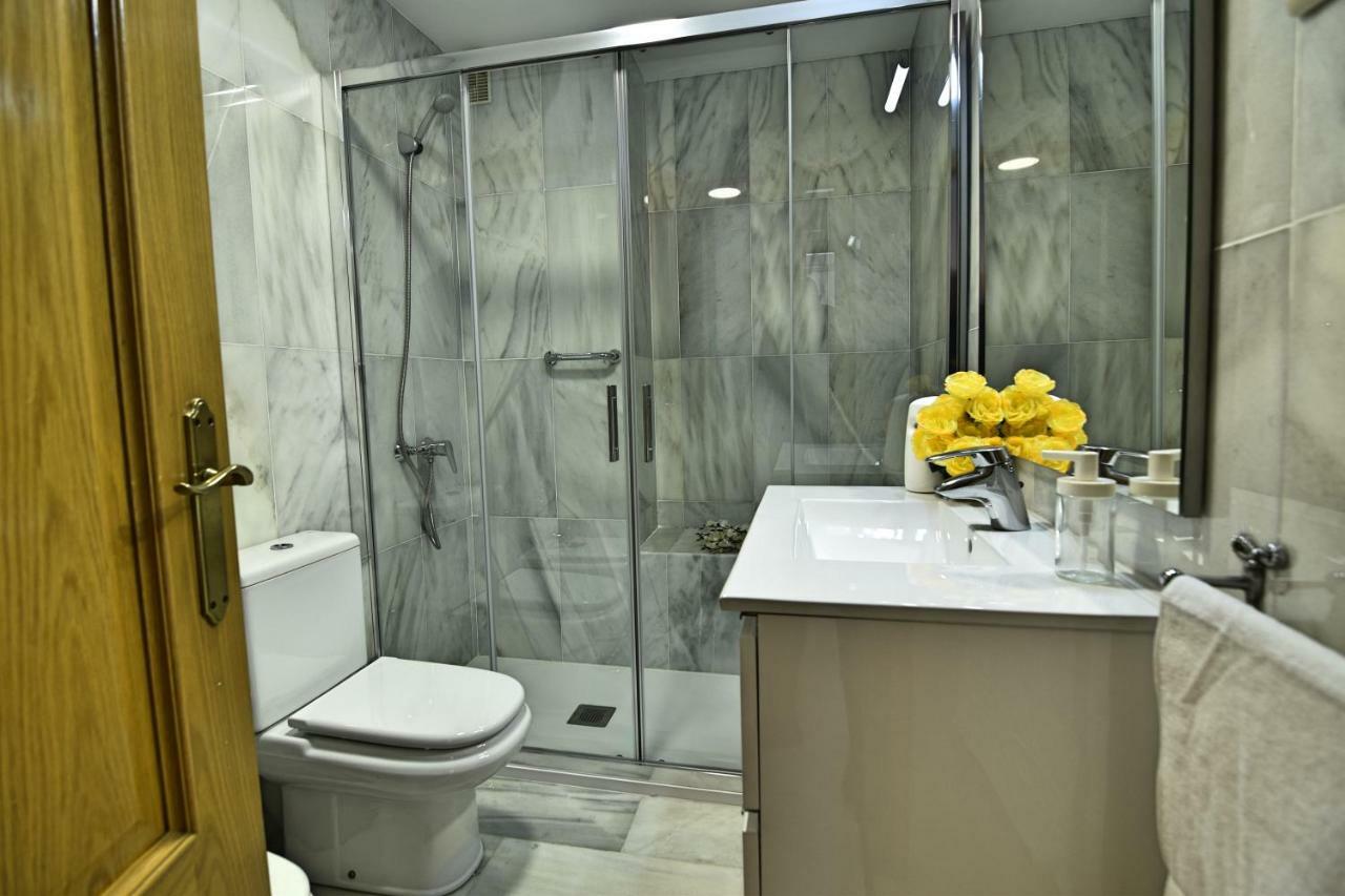 Apartamento Puerto Malagueta Malaga Bagian luar foto